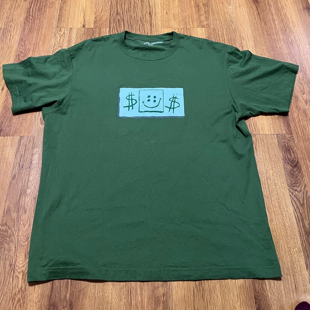 Pre-Loved Uniqlo x CPFM Spongebob
Squarepants UT Graphic T-Shirt XL